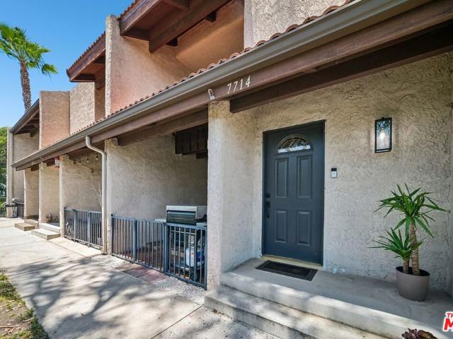 Townhouse for sale in Canoga Park, California