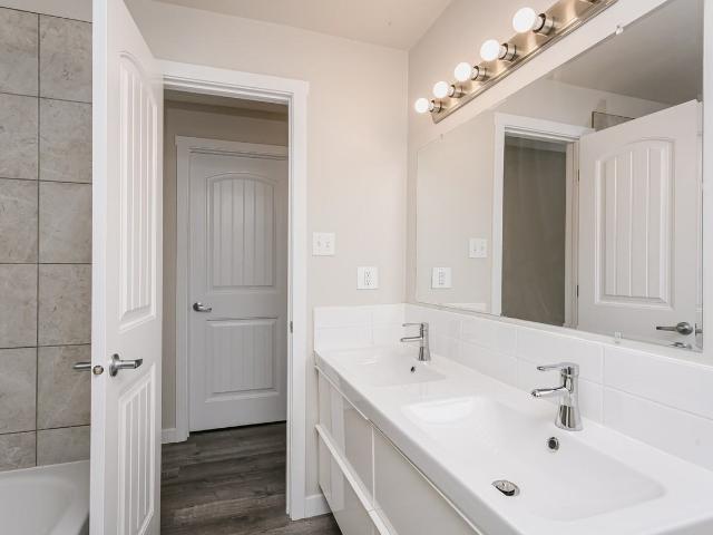 Apartment for rent in Wedgewood, Alberta