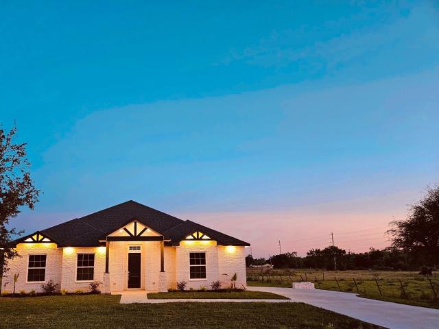 House for sale in Hitchcock, Texas