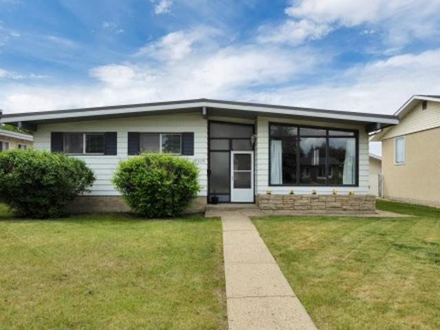 House for sale in Wedgewood, Alberta