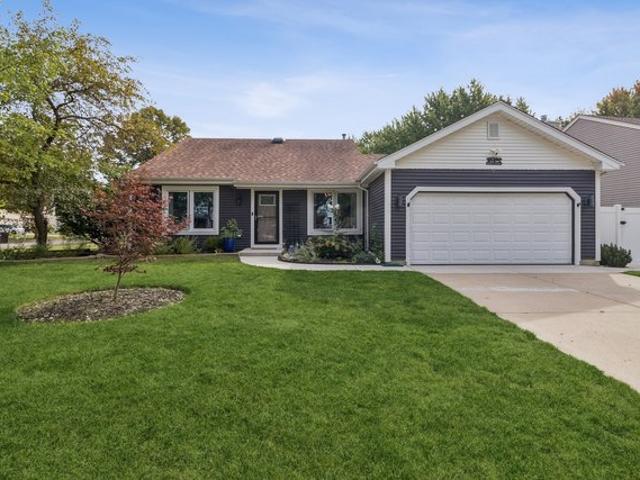 House for sale in Mchenry, Illinois
