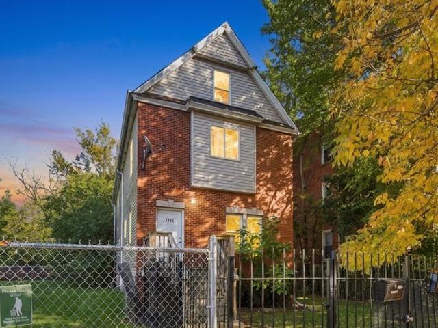 House for sale in Chicago, Cook County
