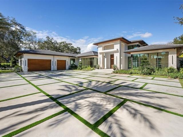 House for sale in Pinecrest, Florida