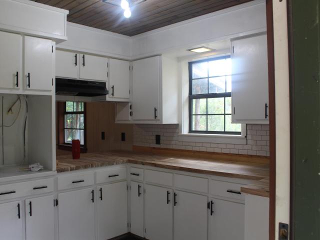 House for sale in Hand Valley, Flippin