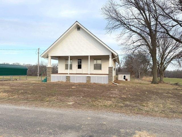 House for sale in Fairfield, Illinois