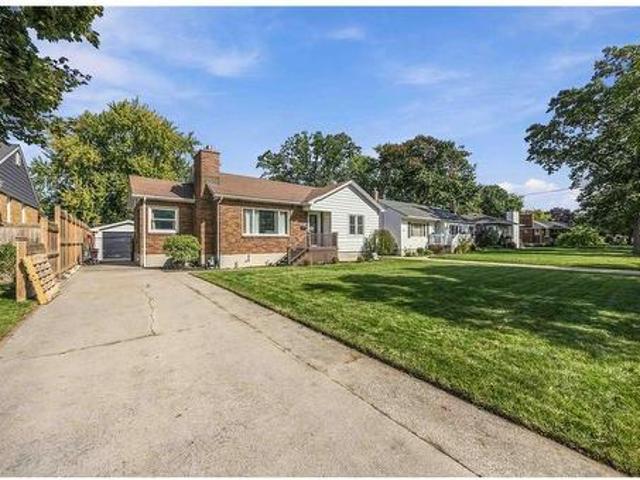 House for sale in Brights Grove, Ontario