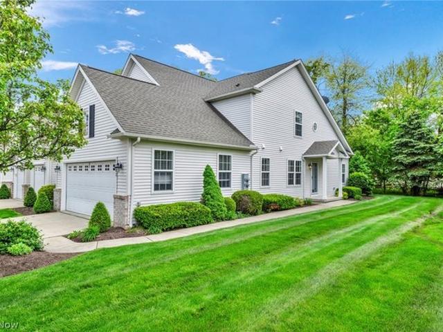 Townhouse for sale in Avon Lake, Ohio