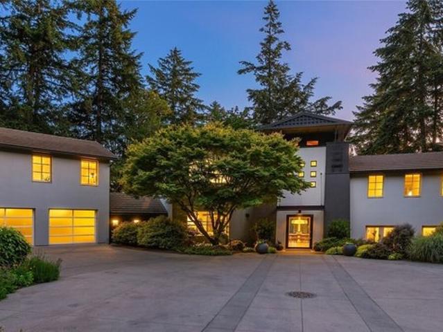 House for sale in Bainbridge Island, Washington
