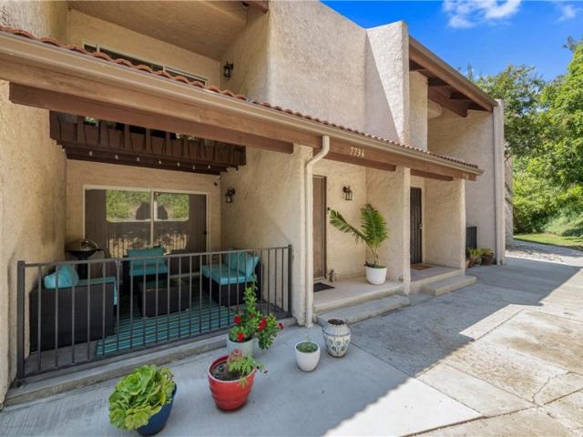 Townhouse for sale in Burbank