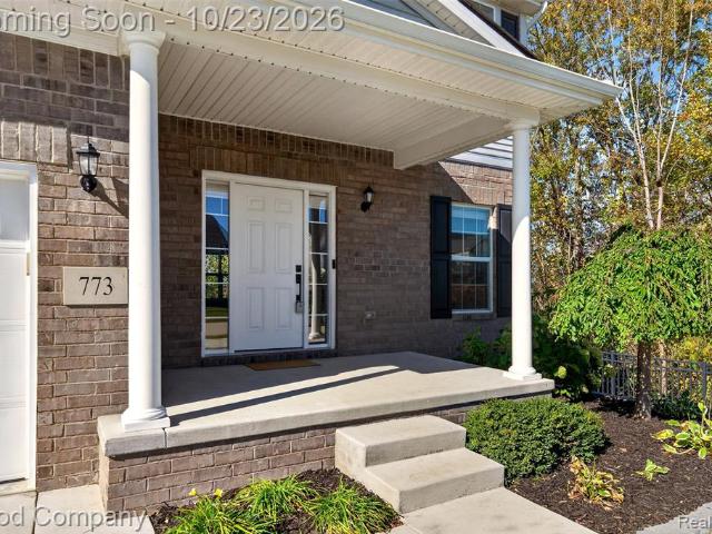 House for sale in Knolls of South Lyon, South Lyon