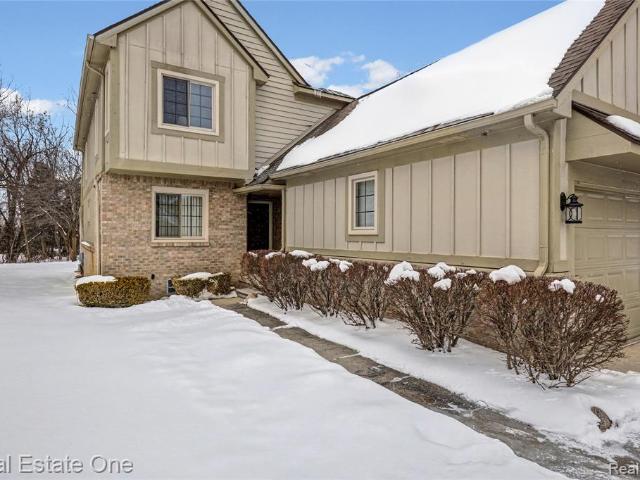 Condo for sale in Wixom, Michigan