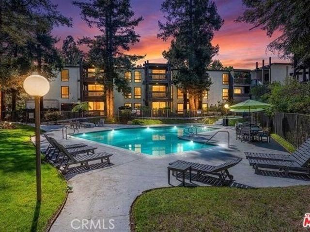 Condo for sale in Canoga Park, California