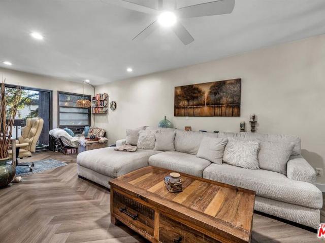 Condo for sale in Canoga Park, California