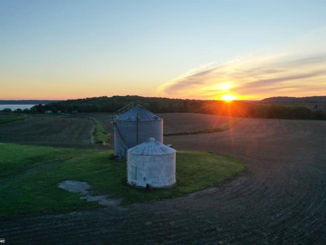 Farm for sale in Pleasantville, Iowa