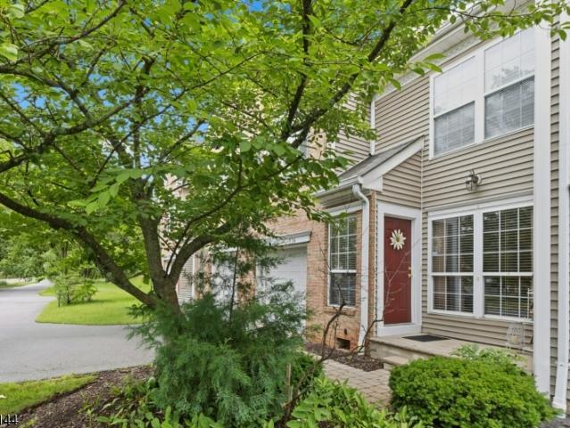 Townhouse for sale in Clark, New Jersey
