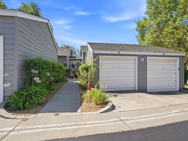 Condo for sale in Pleasanton, Alameda County