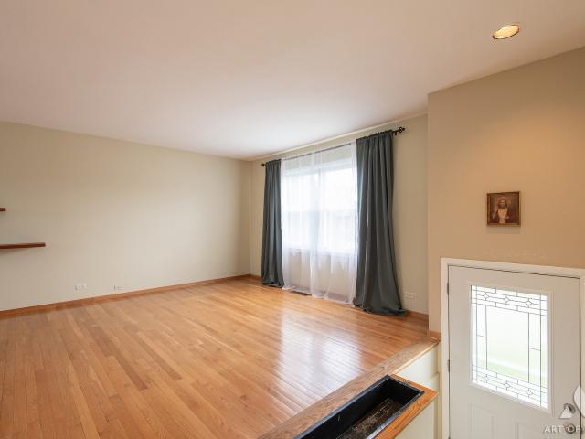 House for sale in Woodridge, Illinois