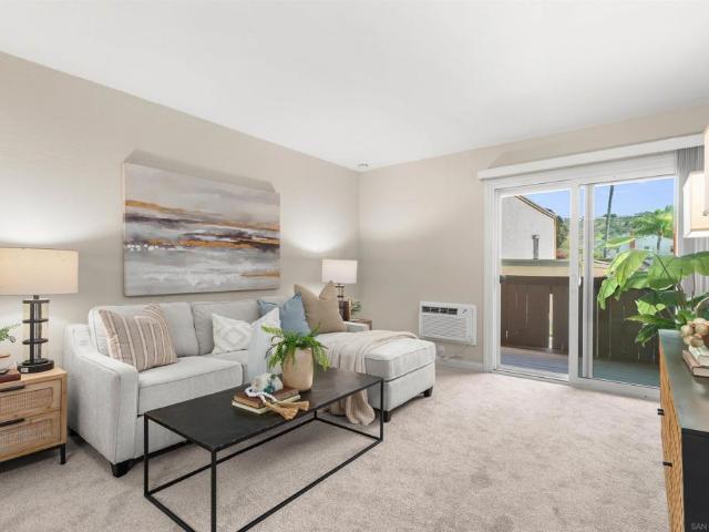 Condo for sale in Del Cerro, San Diego