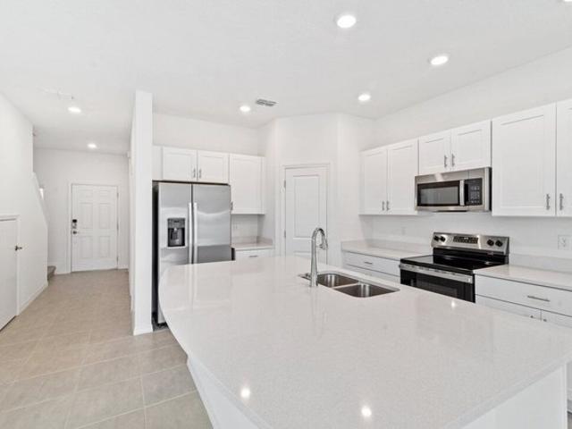 Townhouse for sale in Groveland, Florida