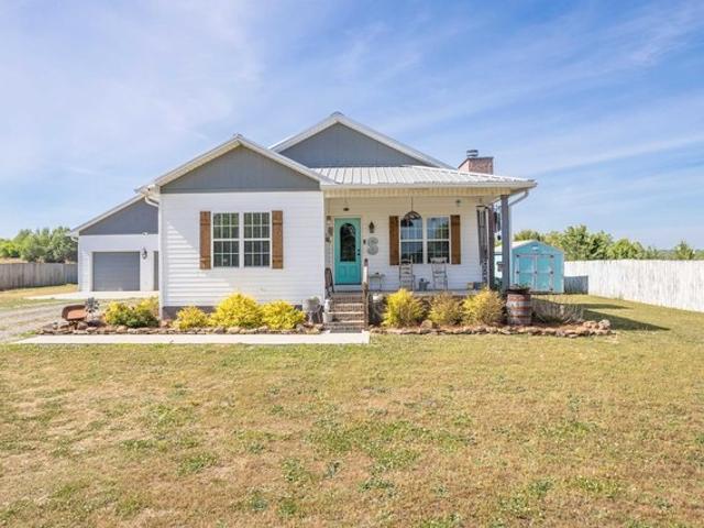 House for sale in Holly Pond, Alabama