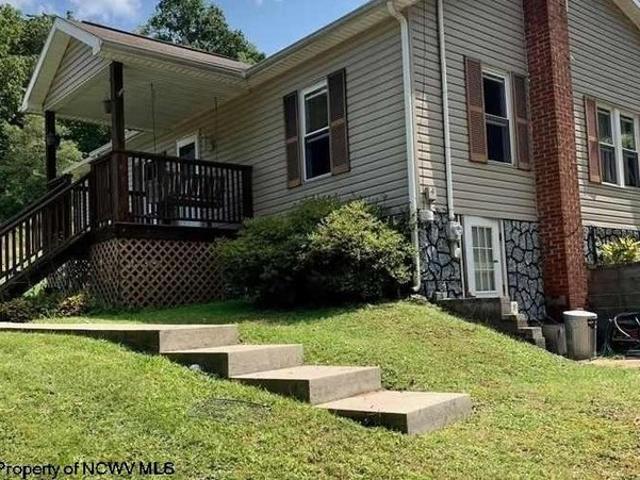 House for sale in Moatsville, West Virginia