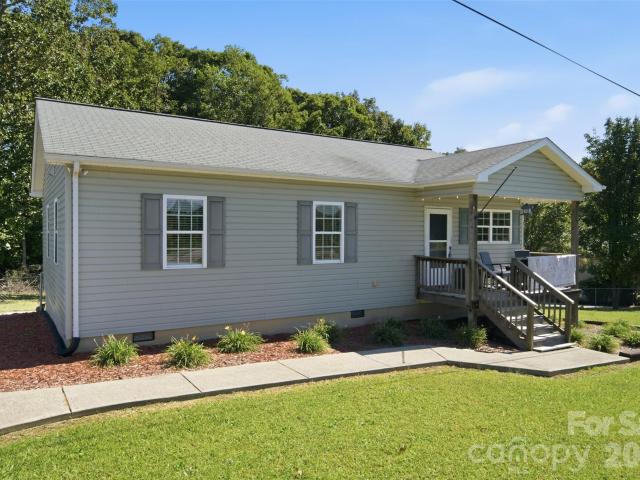 House for sale in Taylorsville, Alexander County