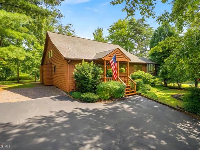 House for sale in Hedgesville, West Virginia