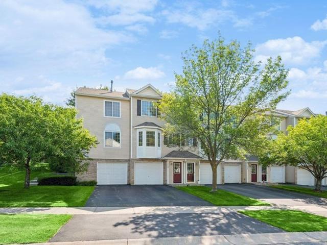 Townhouse for sale in Chanhassen, Minnesota