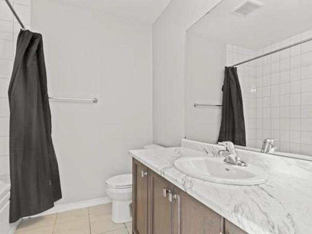 Townhouse for rent in Niagara Falls, Golden Horseshoe