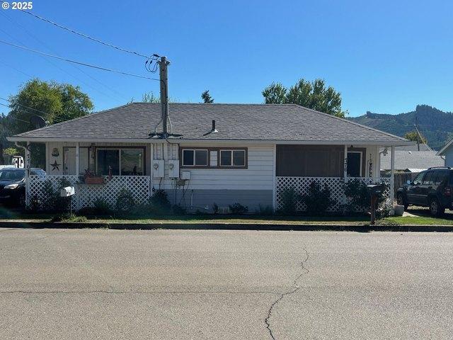 House for sale in Oregonia