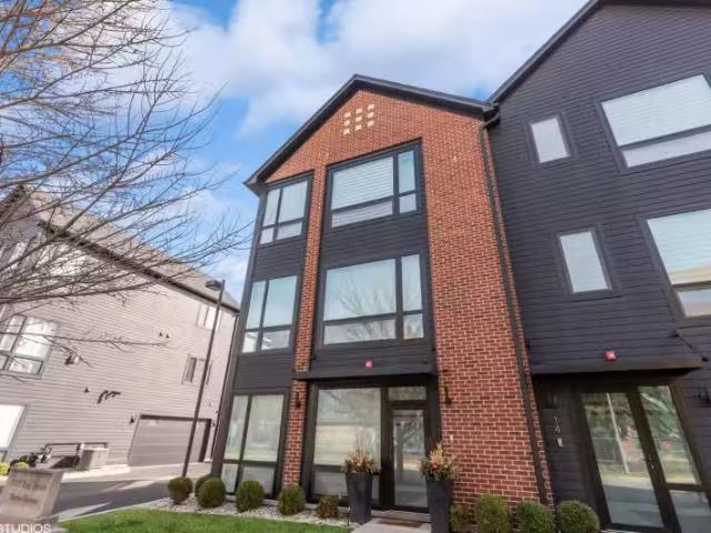 Condo for sale in Bedford Park