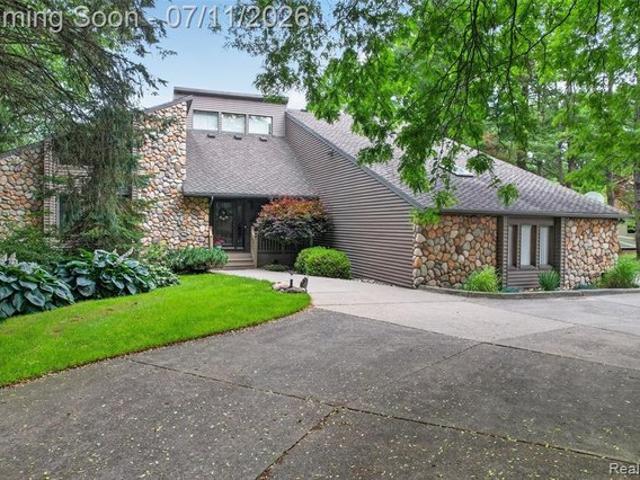 House for sale in Hamburg, Michigan