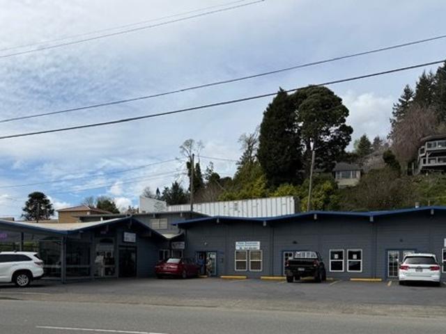 Commercial for sale in Oregonia