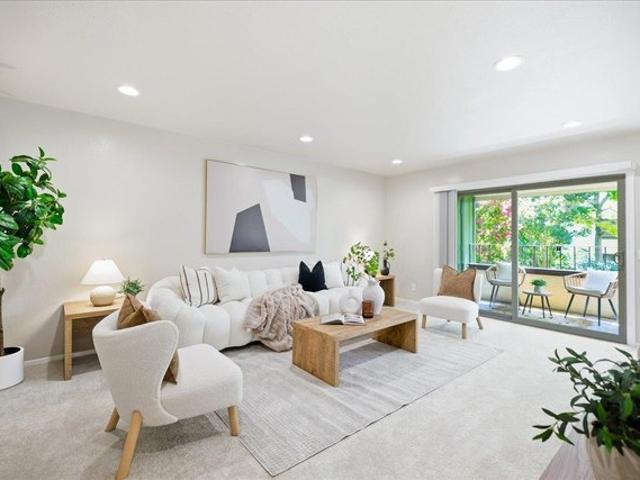 Condo for sale in Palo Alto, California