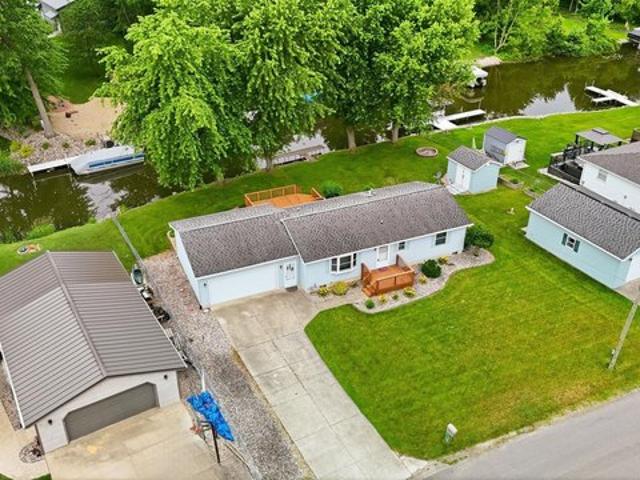 House for sale in Wolcottville, Indiana