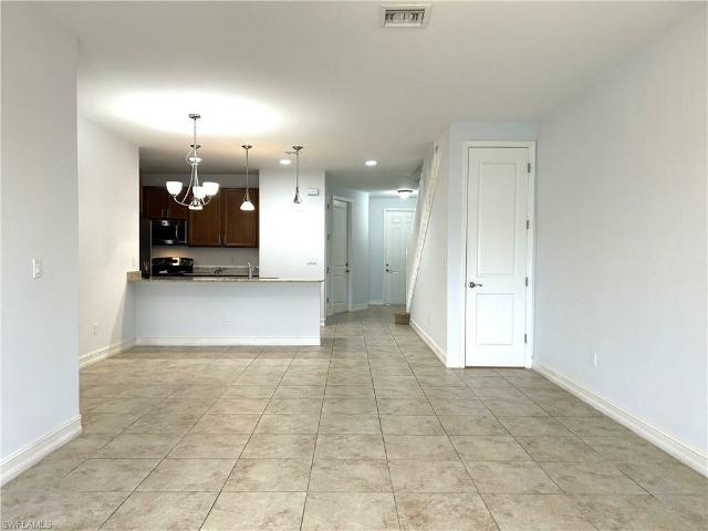 Townhouse for rent in Naples
