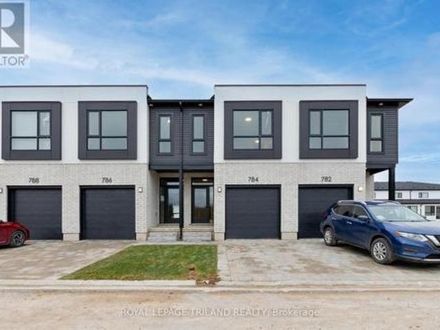 Townhouse for sale in Arva, Ontario