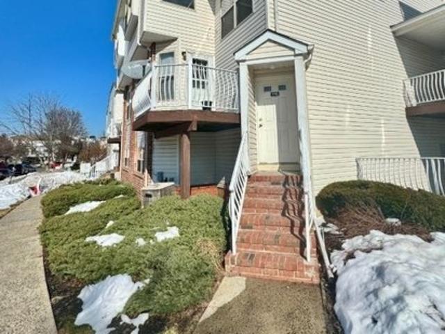 Townhouse for sale in Perth Amboy, New Jersey