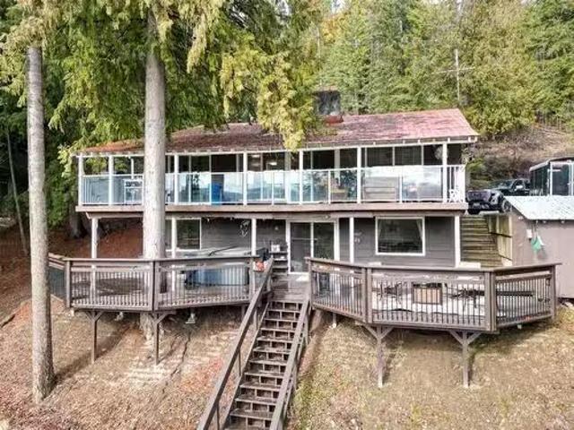 House for sale in Anglemont, British Columbia