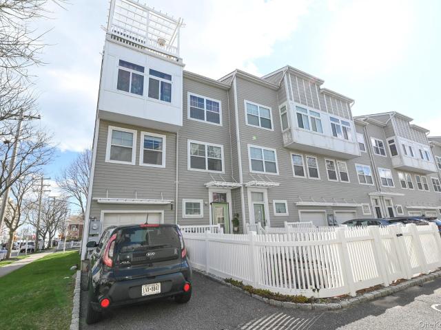 House for sale in Queens, Arverne