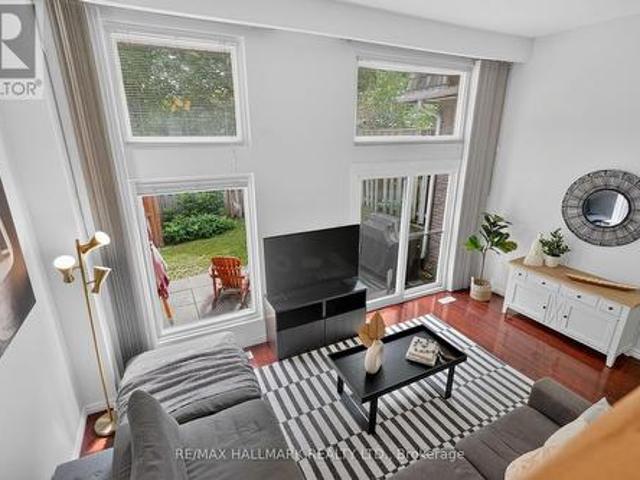 Townhouse for sale in Woburn, Ontario