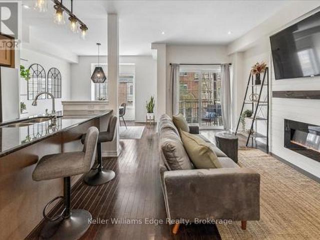 Townhouse for sale in Burlington, Ontario