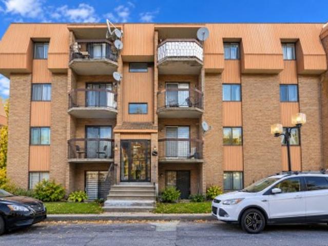 Condo for sale in Chomedey, Laval (région administrative)