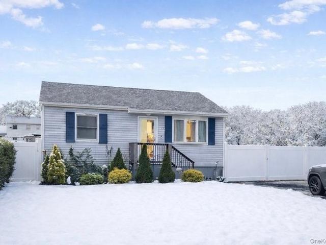 House for sale in Centereach, New York