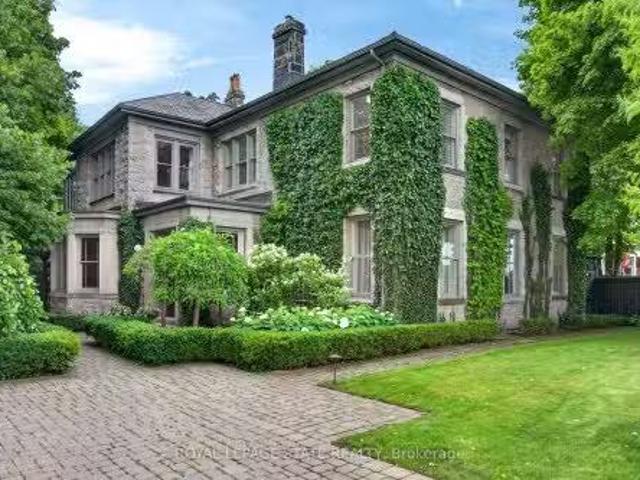 House for sale in Ancaster, Ontario