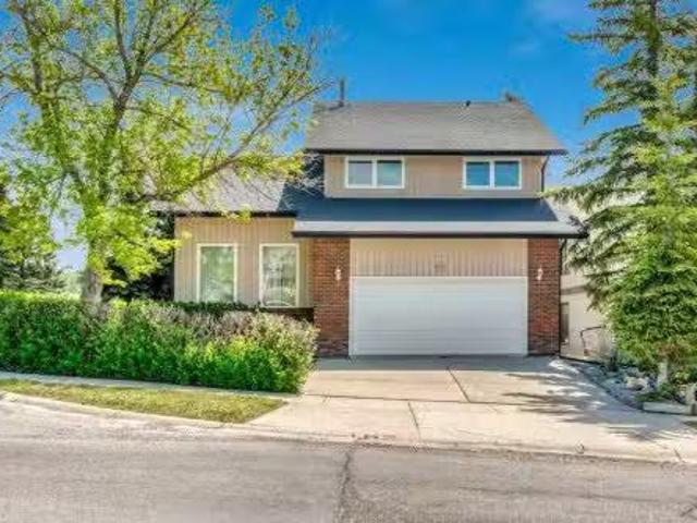 House for sale in Edgemont, Calgary