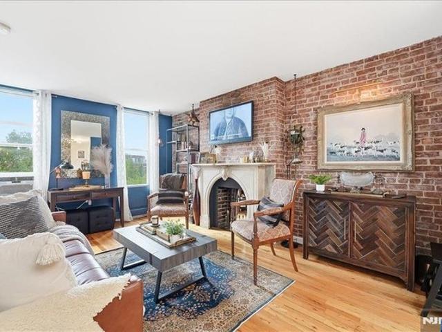 Condo for sale in Hudson, New Jersey