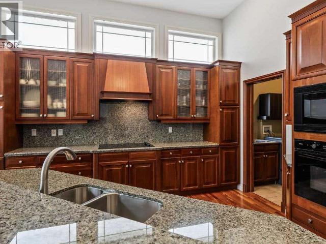 House for sale in Heritage Pointe, Alberta