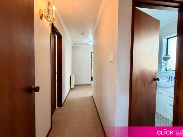 Townhouse for rent in Otakou