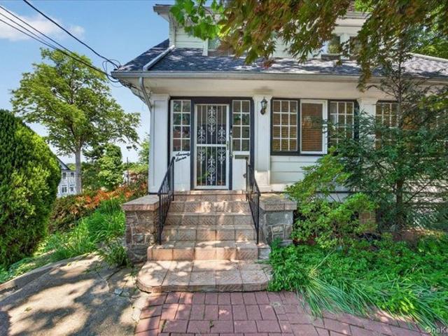 House for sale in New Rochelle, New York